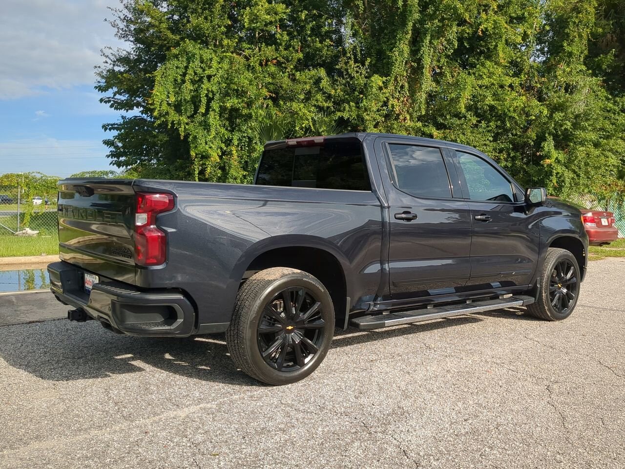 2023 Chevrolet Silverado 1500 High Country photo 4