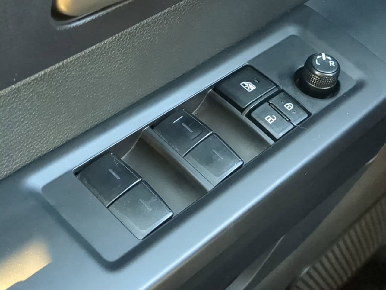 2025 Toyota Tundra SR5 - Photo 21