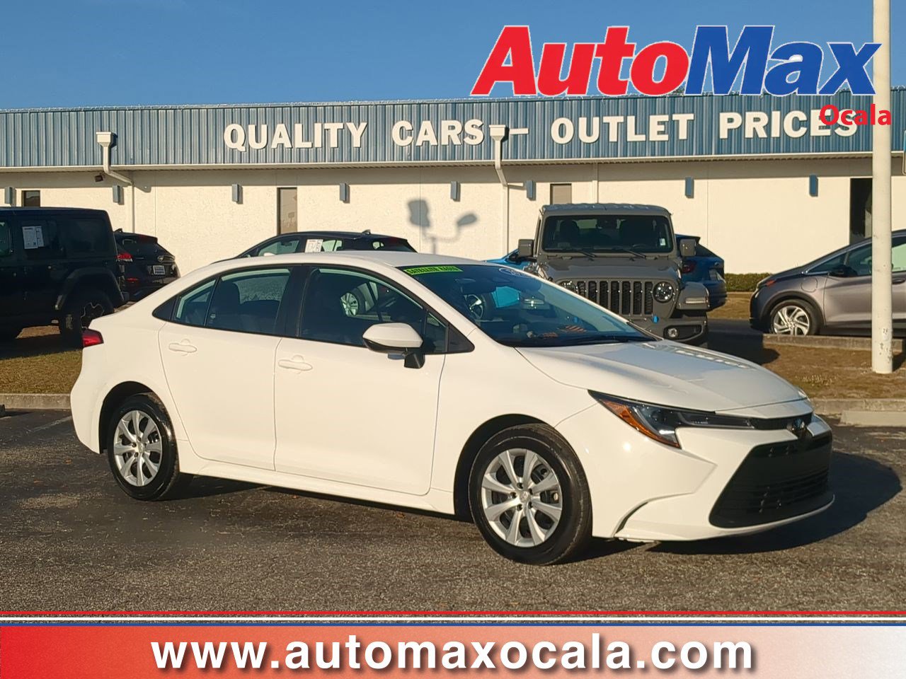 2023 Toyota Corolla LE's photo