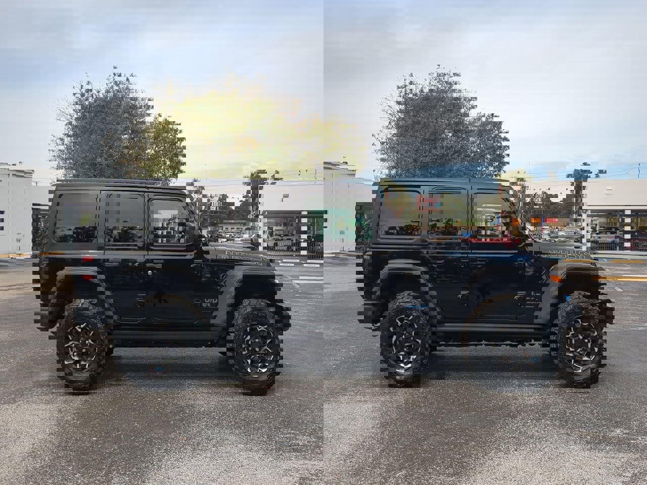 2023 Jeep Wrangler 4xe Rubicon photo 3