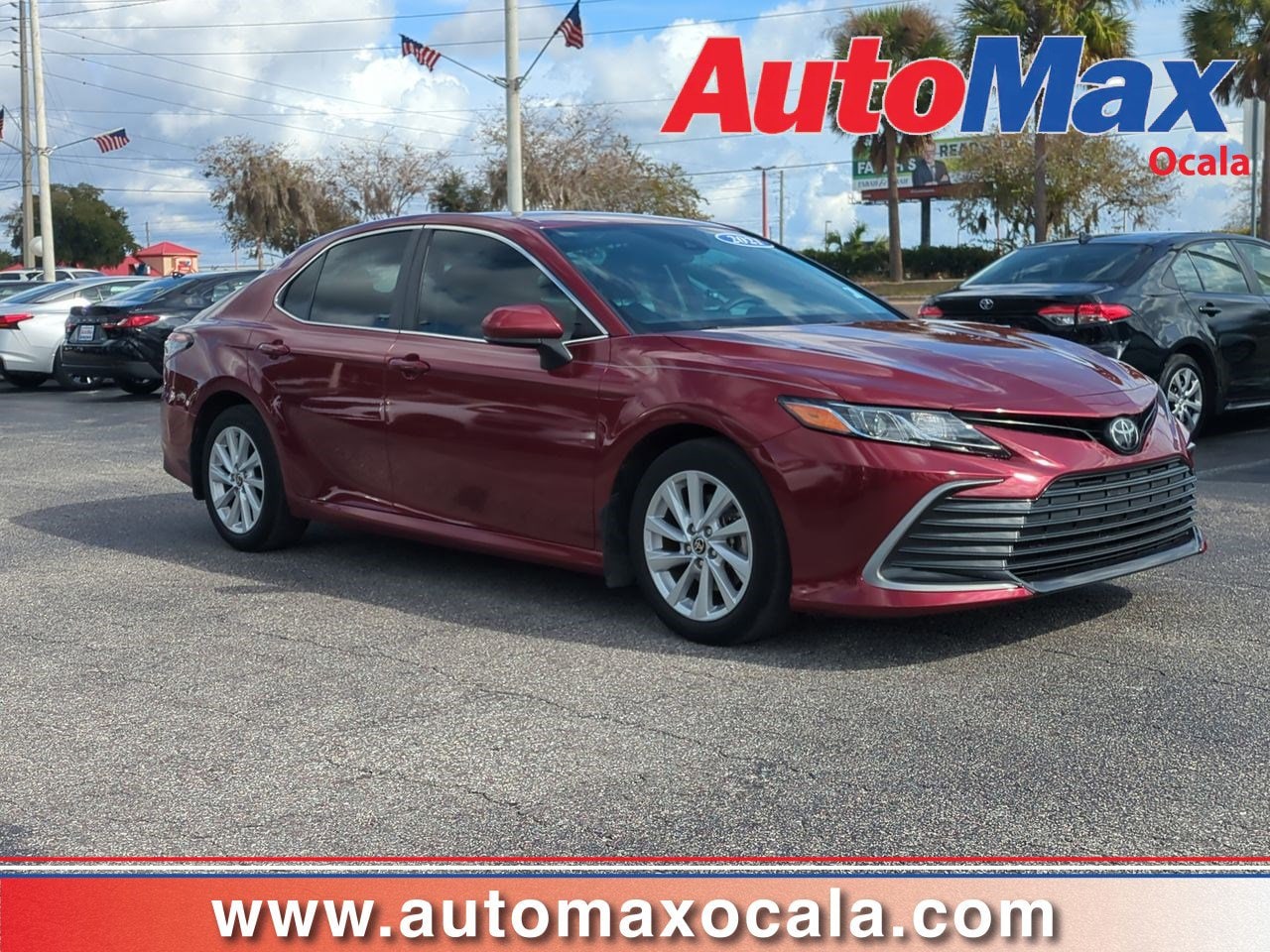 2021 Toyota Camry LE's photo