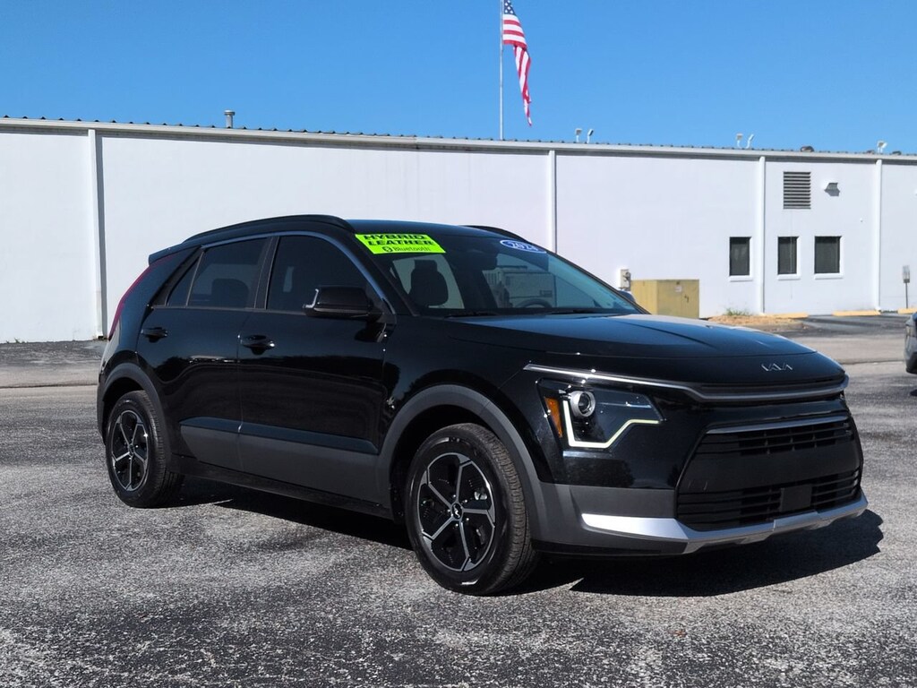 Used 2024 Kia Niro EX SUV