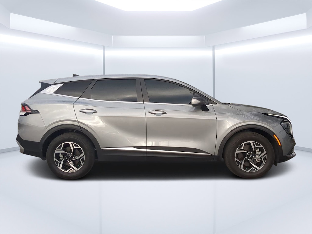 Used 2025 Kia Sportage LX SUV