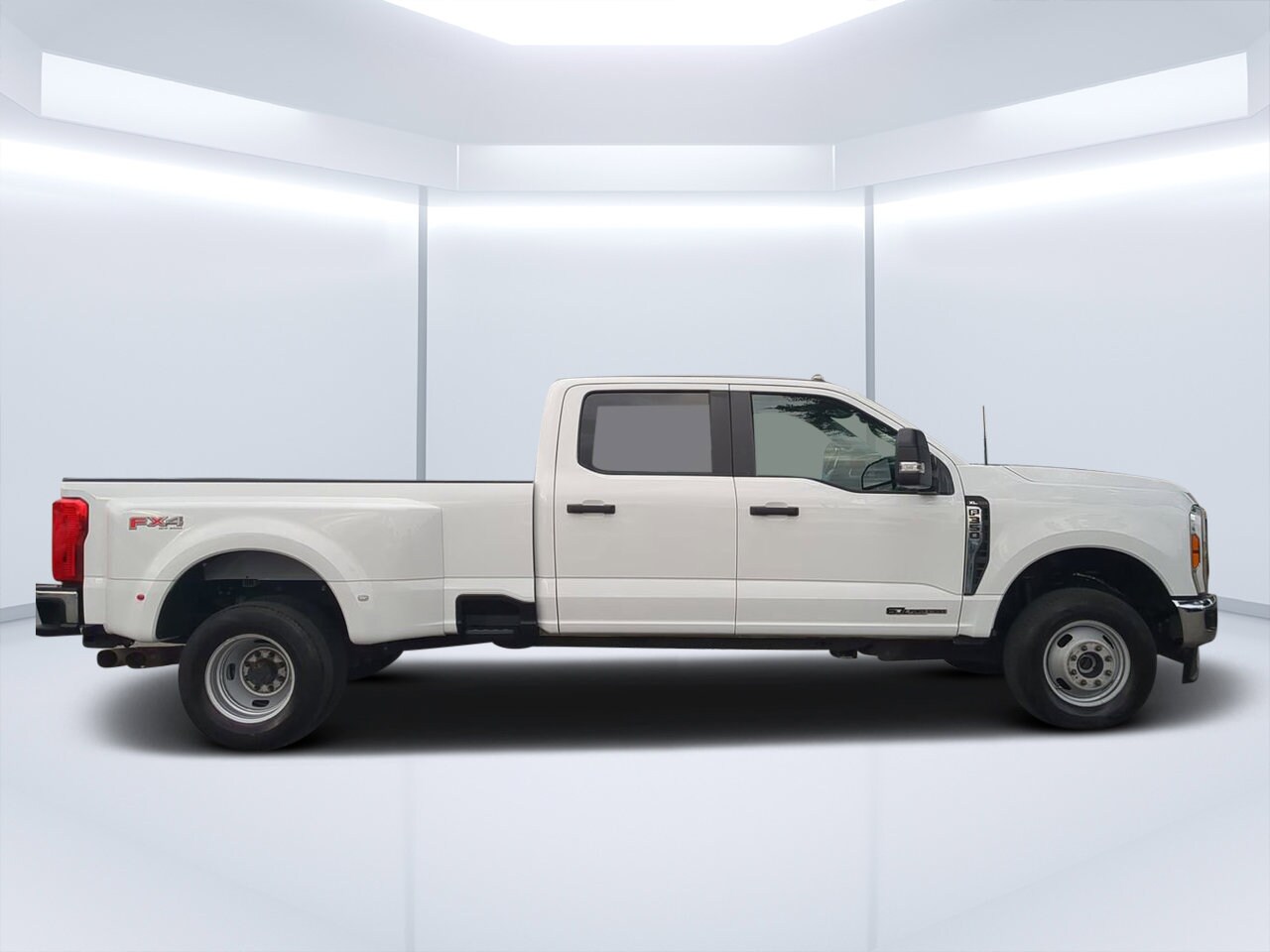2024 Ford F-350 XL photo 2