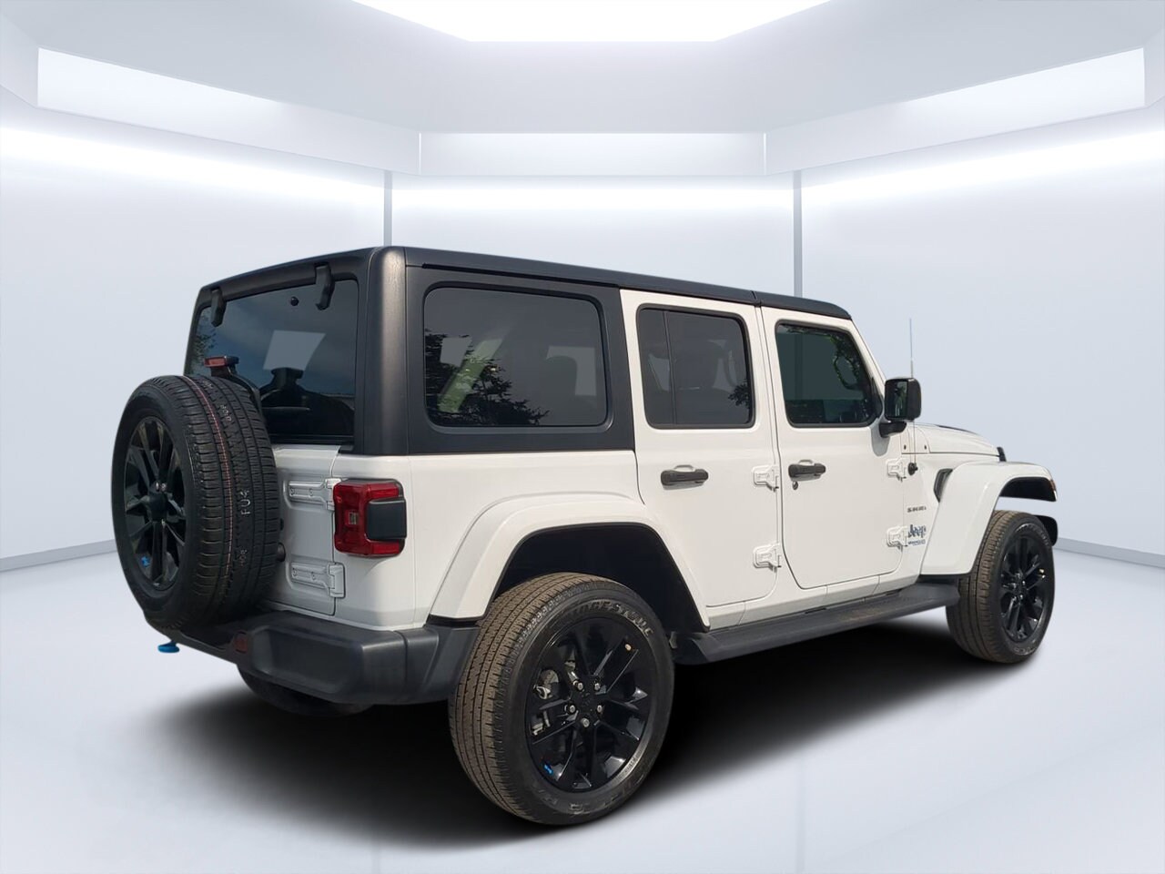 2022 Jeep Wrangler 4xe Unlimited Sahara photo 2