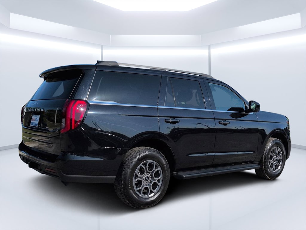 Used 2025 Ford Expedition Active SUV