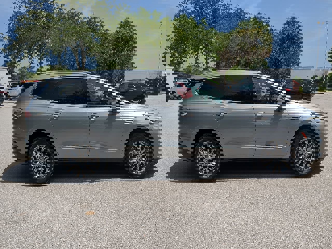 2023 Buick Enclave Essence photo 3