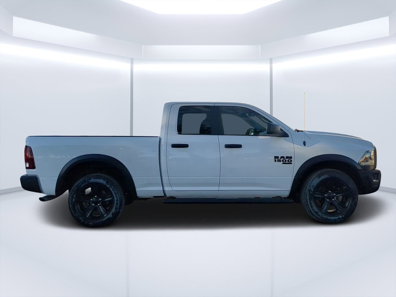 2022 Ram 1500 Classic Warlock photo 2