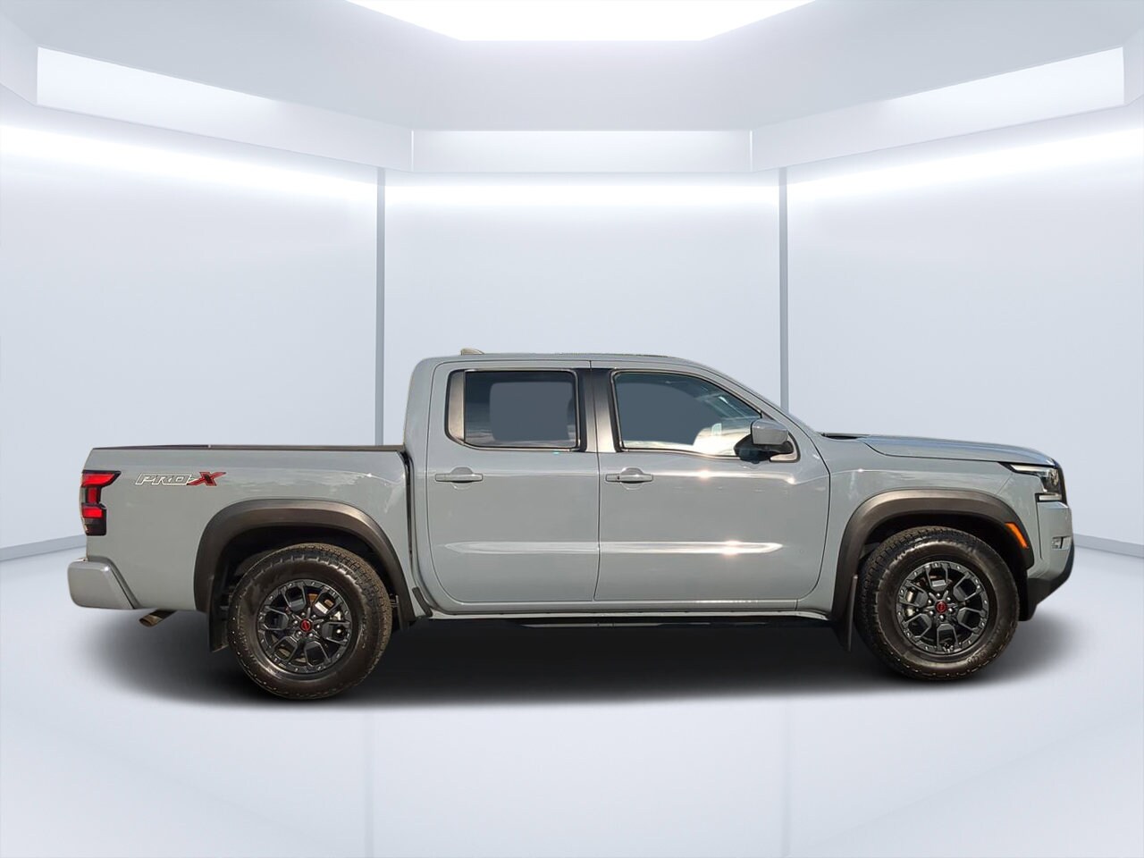 2024 Nissan Frontier PRO-X photo 2