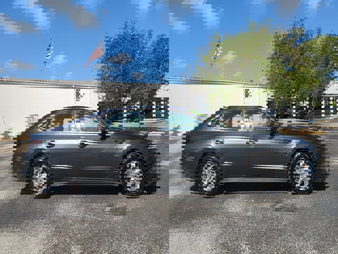 2025 Hyundai Sonata SE photo 3