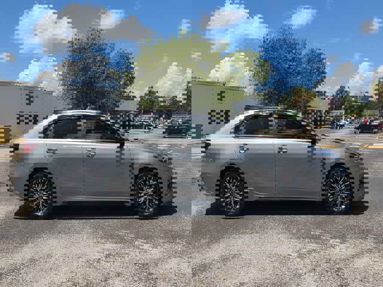 2022 Kia Forte GT-Line photo 3