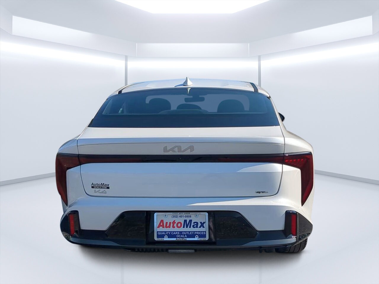 2025 Kia K4 GT-Line photo 4