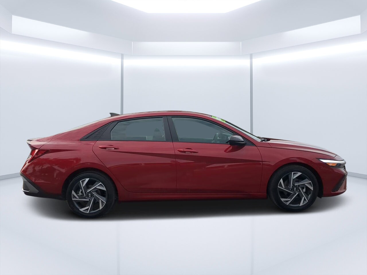 2025 Hyundai Elantra SEL Sport photo 2
