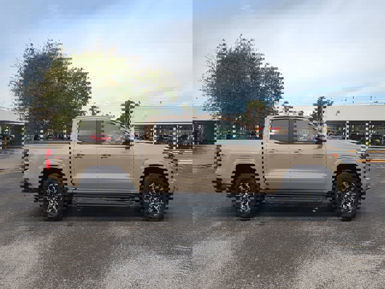 2024 Chevrolet Colorado Z71 photo 3