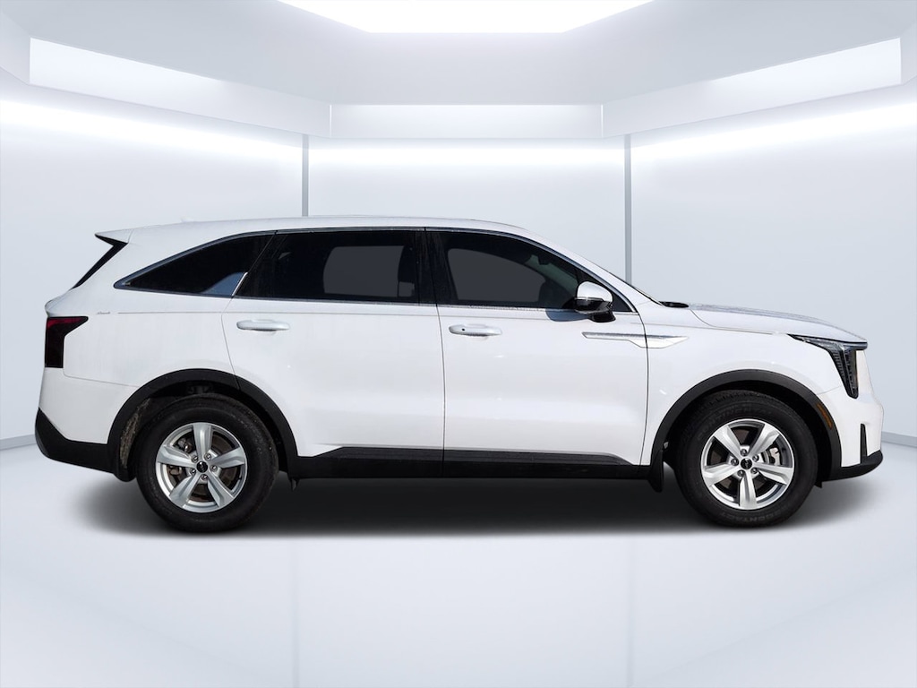 Used 2025 Kia Sorento LX SUV