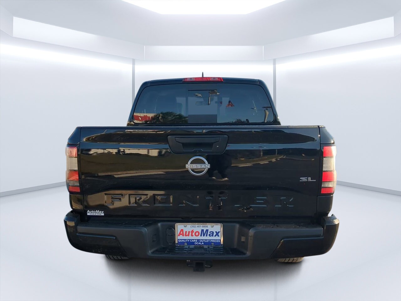 2024 Nissan Frontier SL photo 4