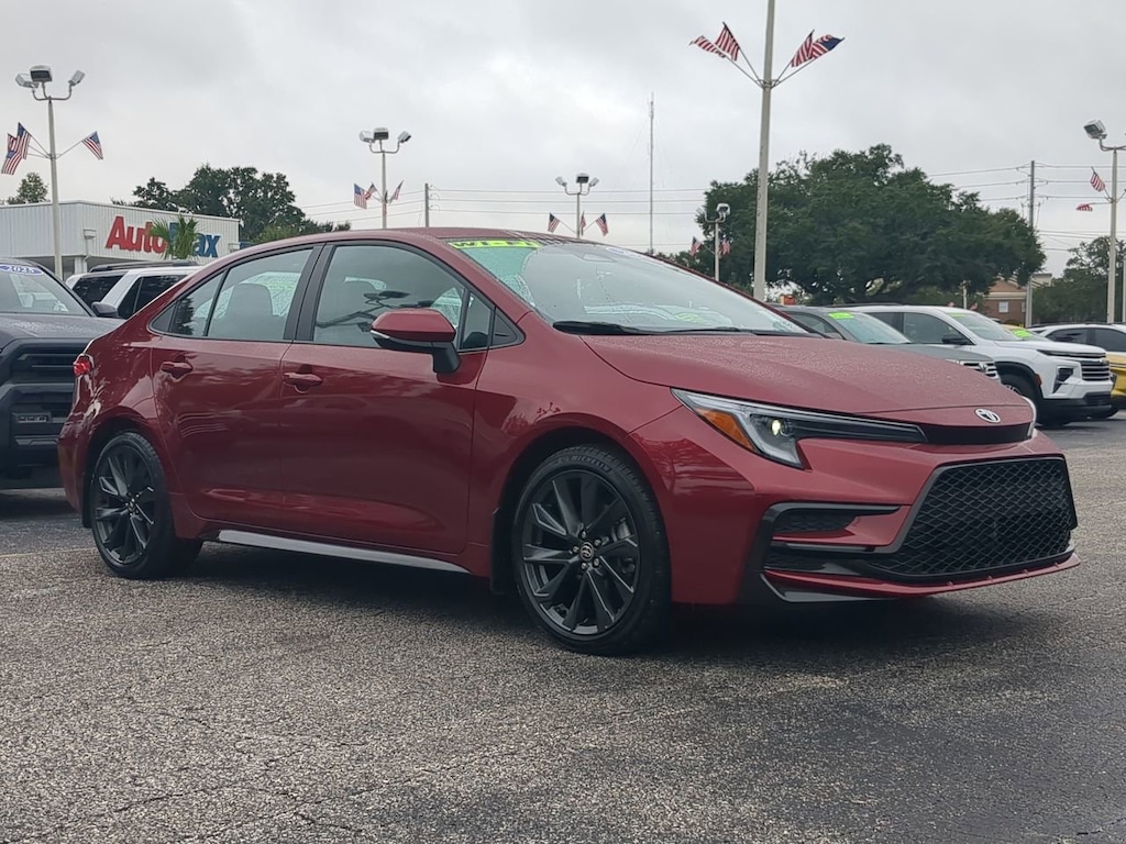 Used 2025 Toyota Corolla SE Sedan