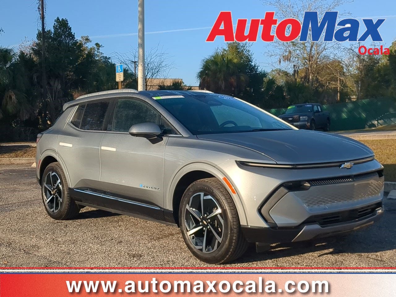 2024 Chevrolet Equinox EV LT's photo