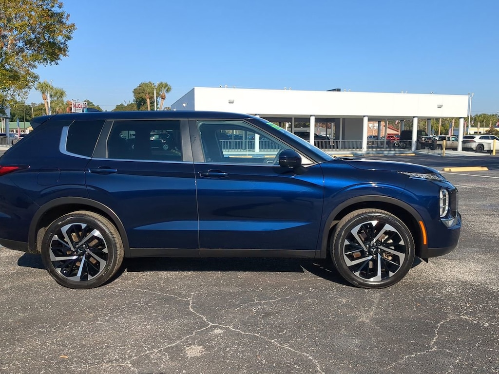 Used 2023 Mitsubishi Outlander SE SUV