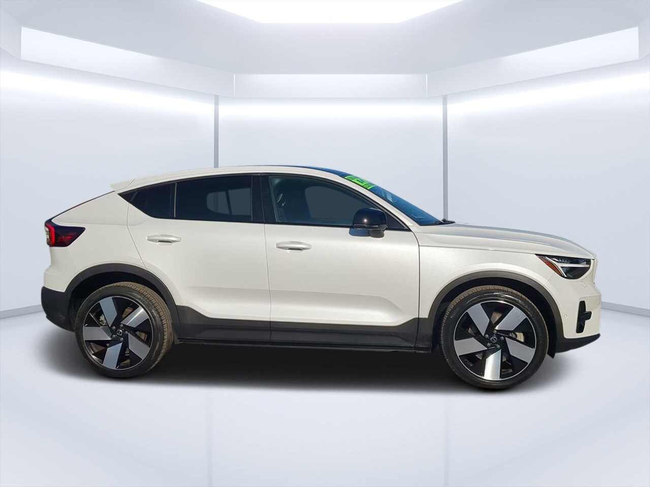2023 Volvo C40 Recharge Ultimate photo 2