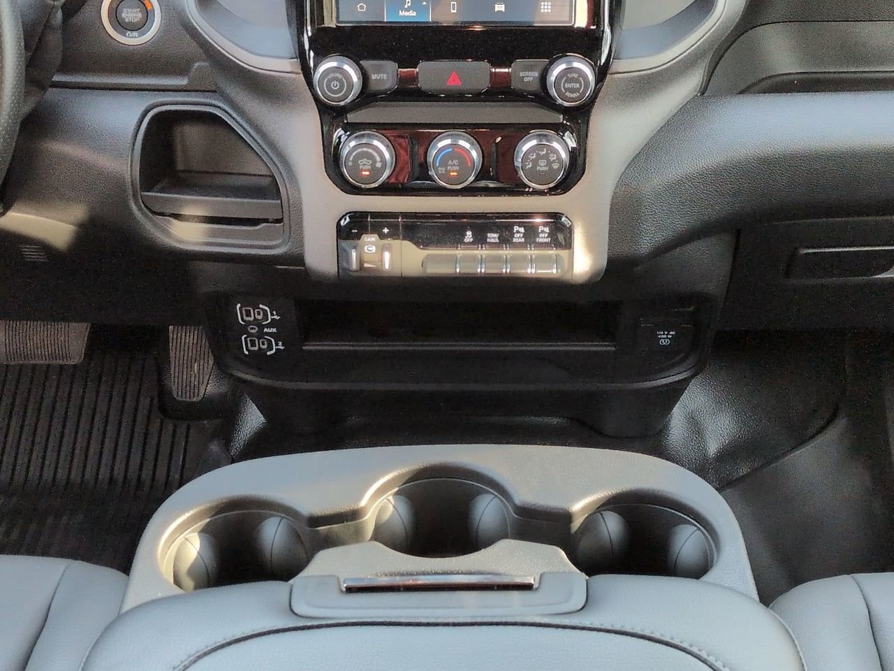 2025 RAM Ram 3500 Pickup Tradesman - Photo 18
