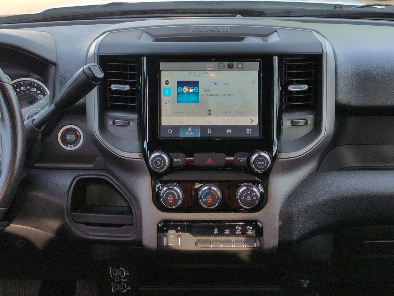 2025 RAM Ram 3500 Pickup Tradesman - Photo 17