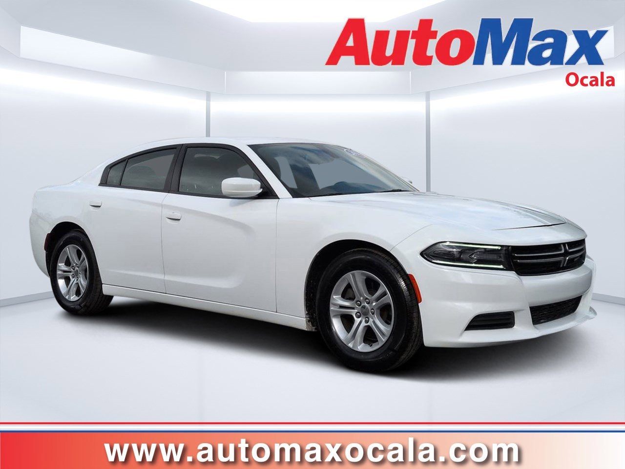 2016 Dodge Charger SE's photo