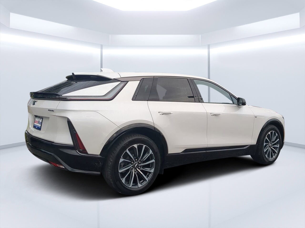 2024 Cadillac Lyriq Sport photo 2