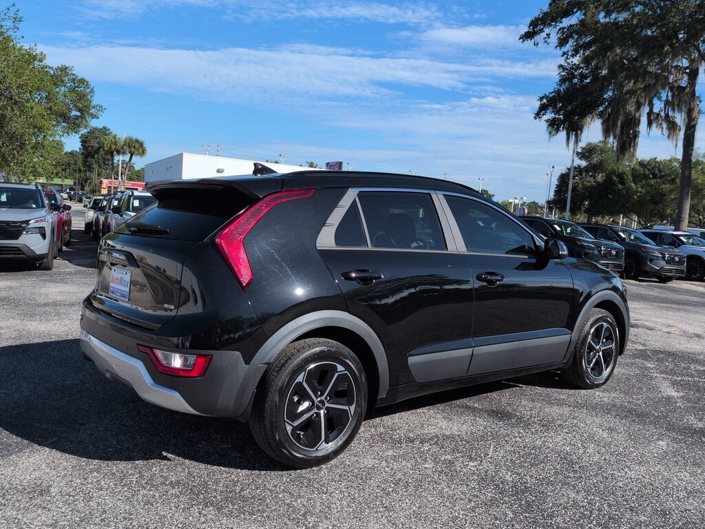 Used 2024 Kia Niro EX SUV