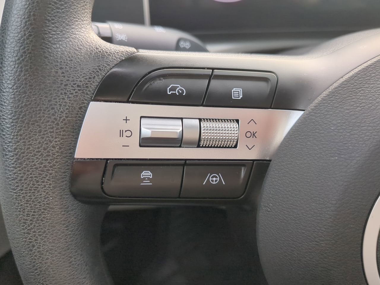 2025 Hyundai Tucson SE - Photo 22