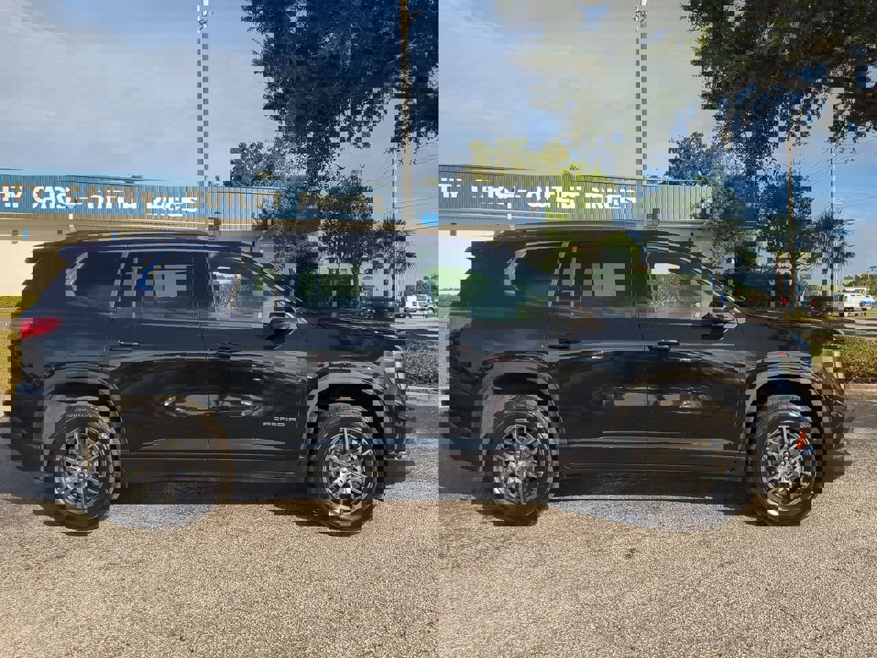 2025 Gmc Acadia Elevation photo 3