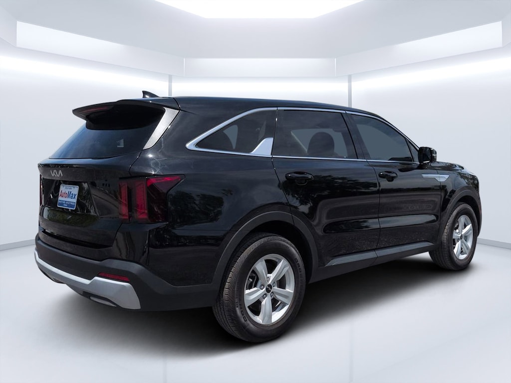 Used 2024 Kia Sorento LX SUV