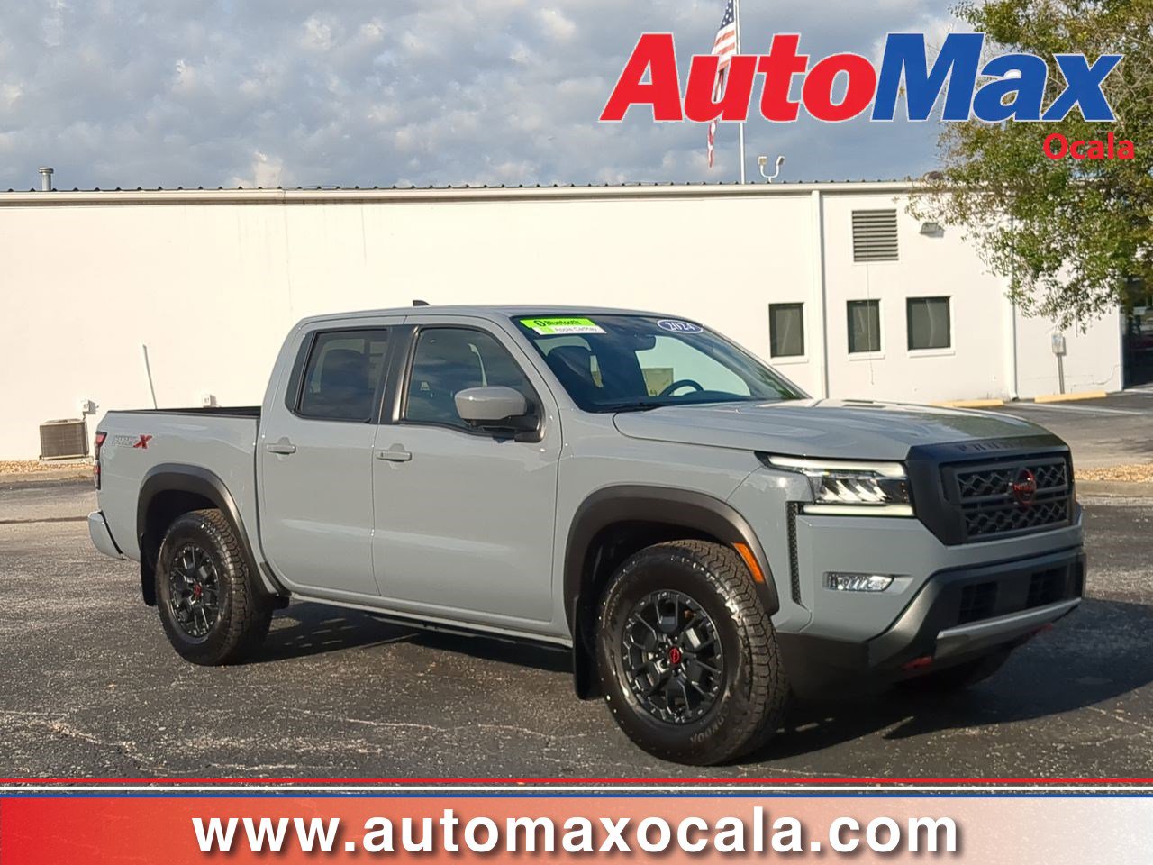 2024 Nissan Frontier PRO-X's photo