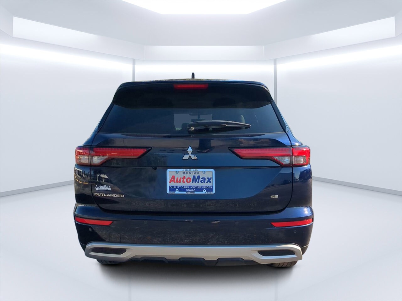 2023 Mitsubishi Outlander SE photo 4