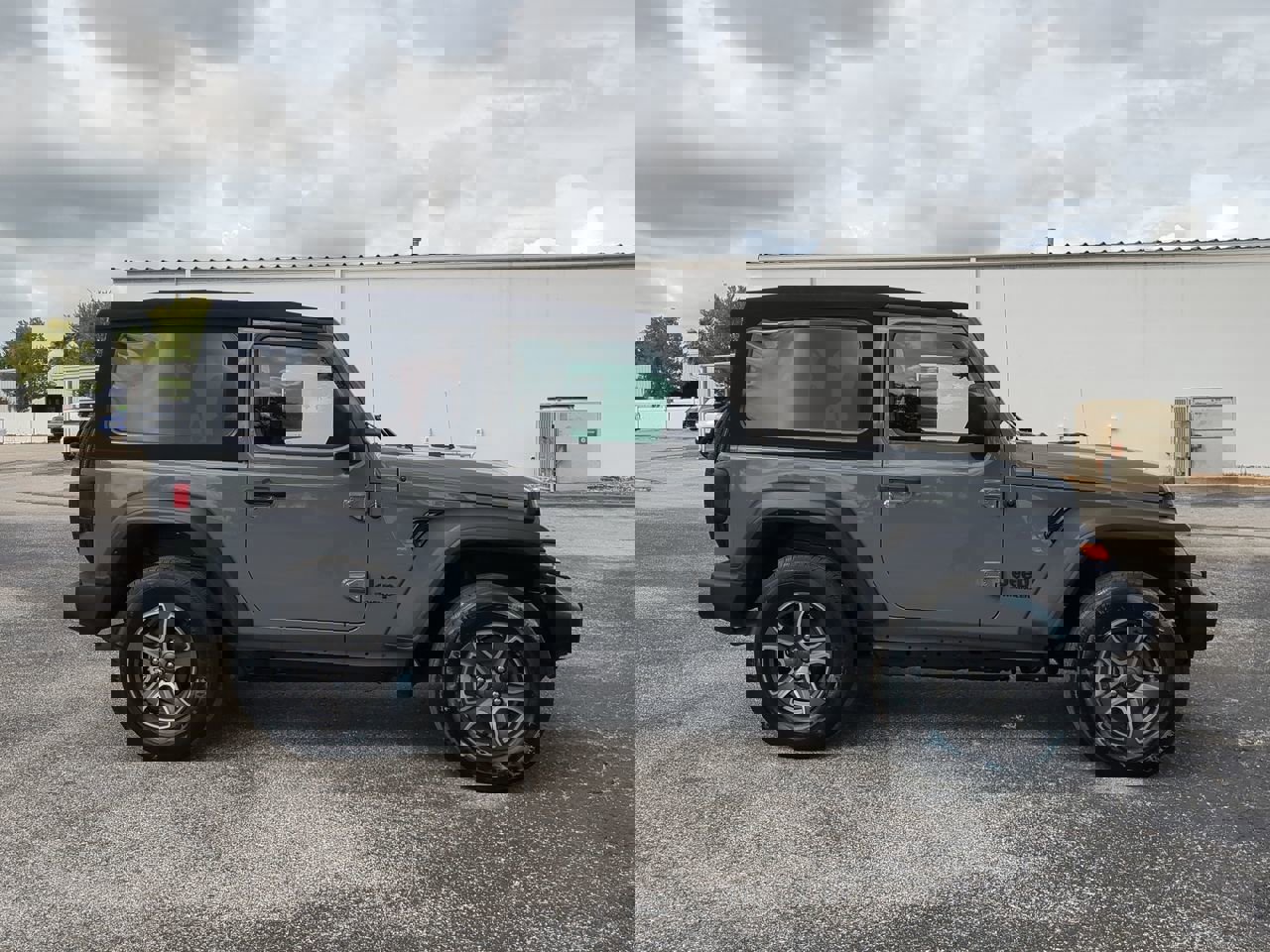 2023 Jeep Wrangler Sport S photo 3
