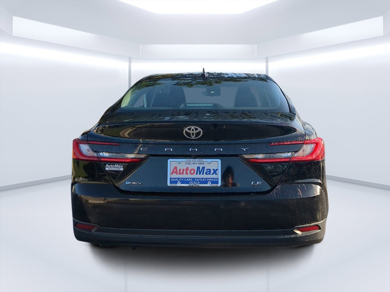 2025 Toyota Camry LE photo 4