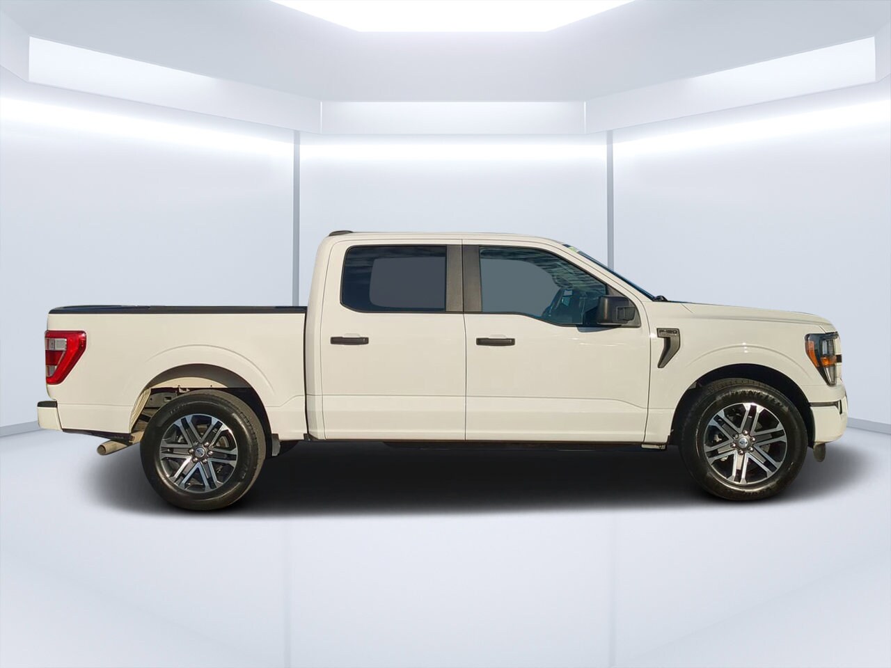 2023 Ford F-150 XL photo 2
