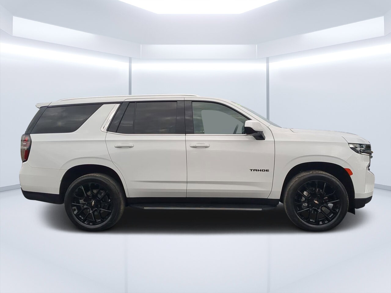 2023 Chevrolet Tahoe LS photo 2