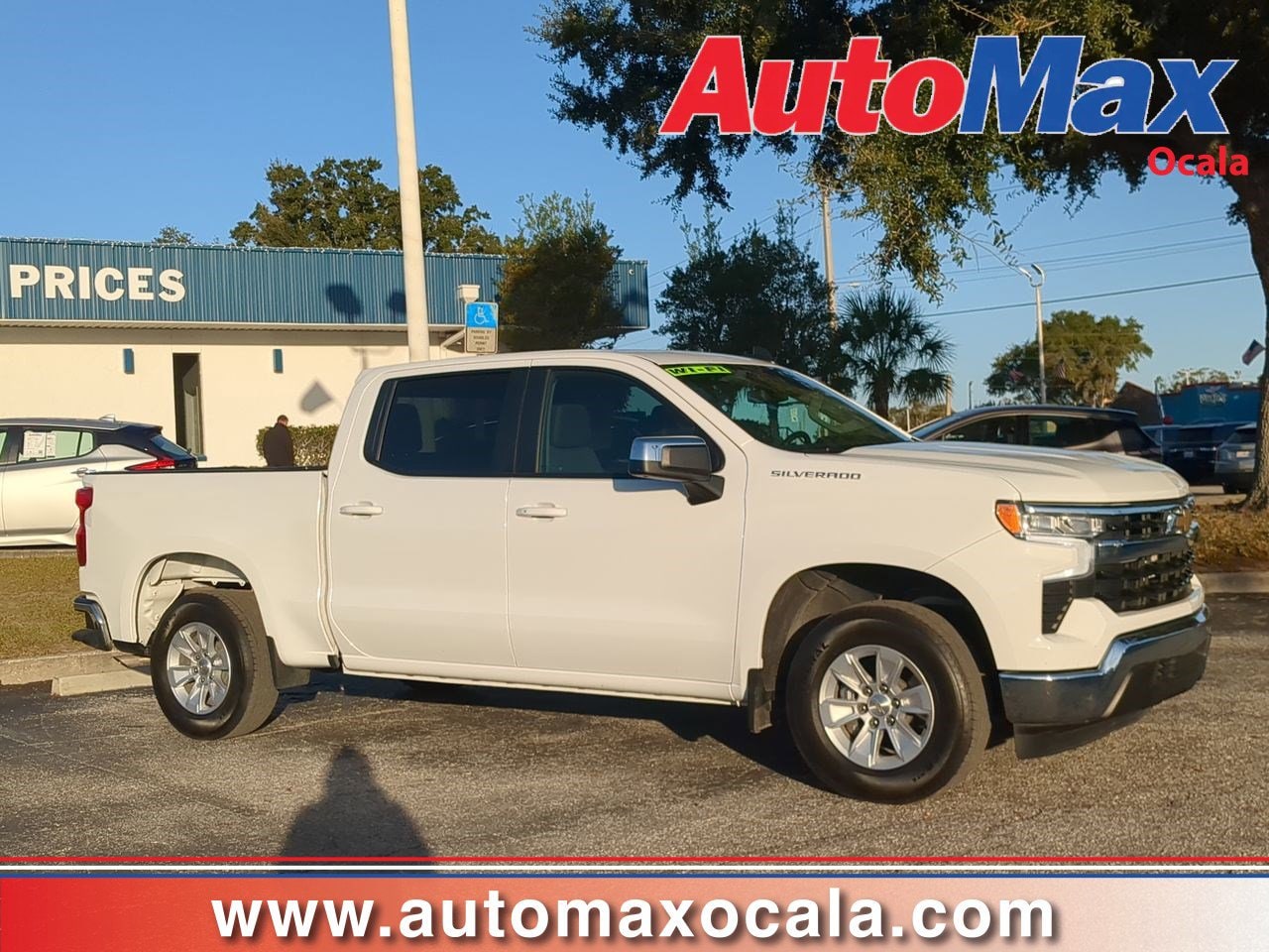 2025 Chevrolet Silverado 1500 LT's photo