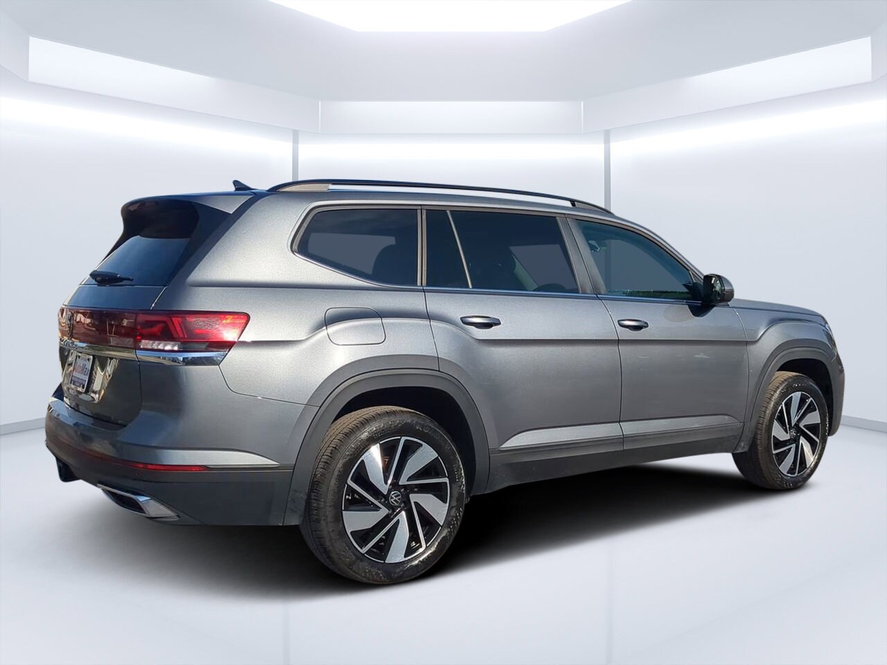 2025 Volkswagen Atlas SE Technology photo 3