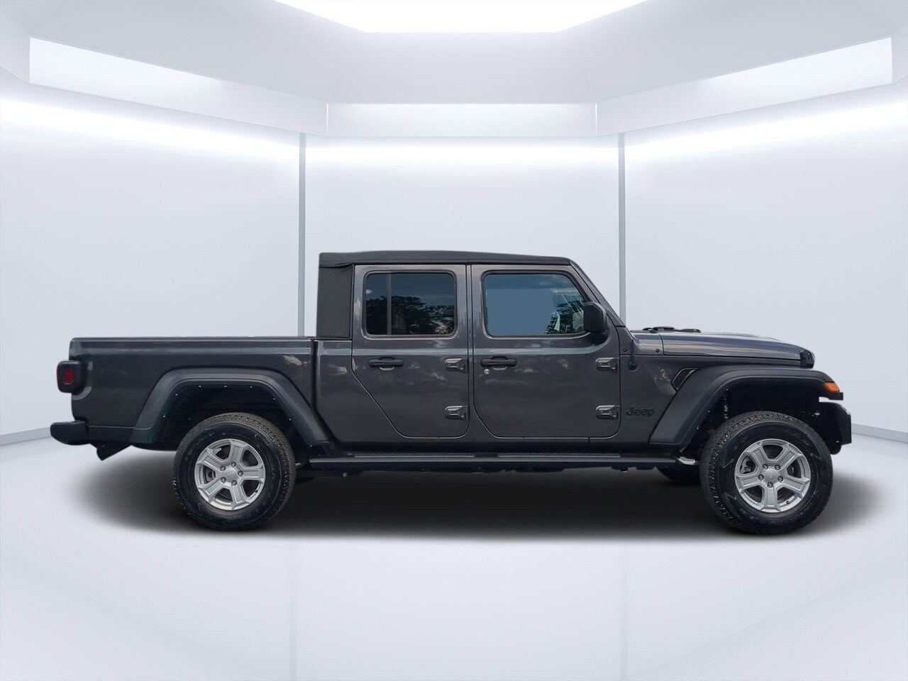 2022 Jeep Gladiator Sport photo 2