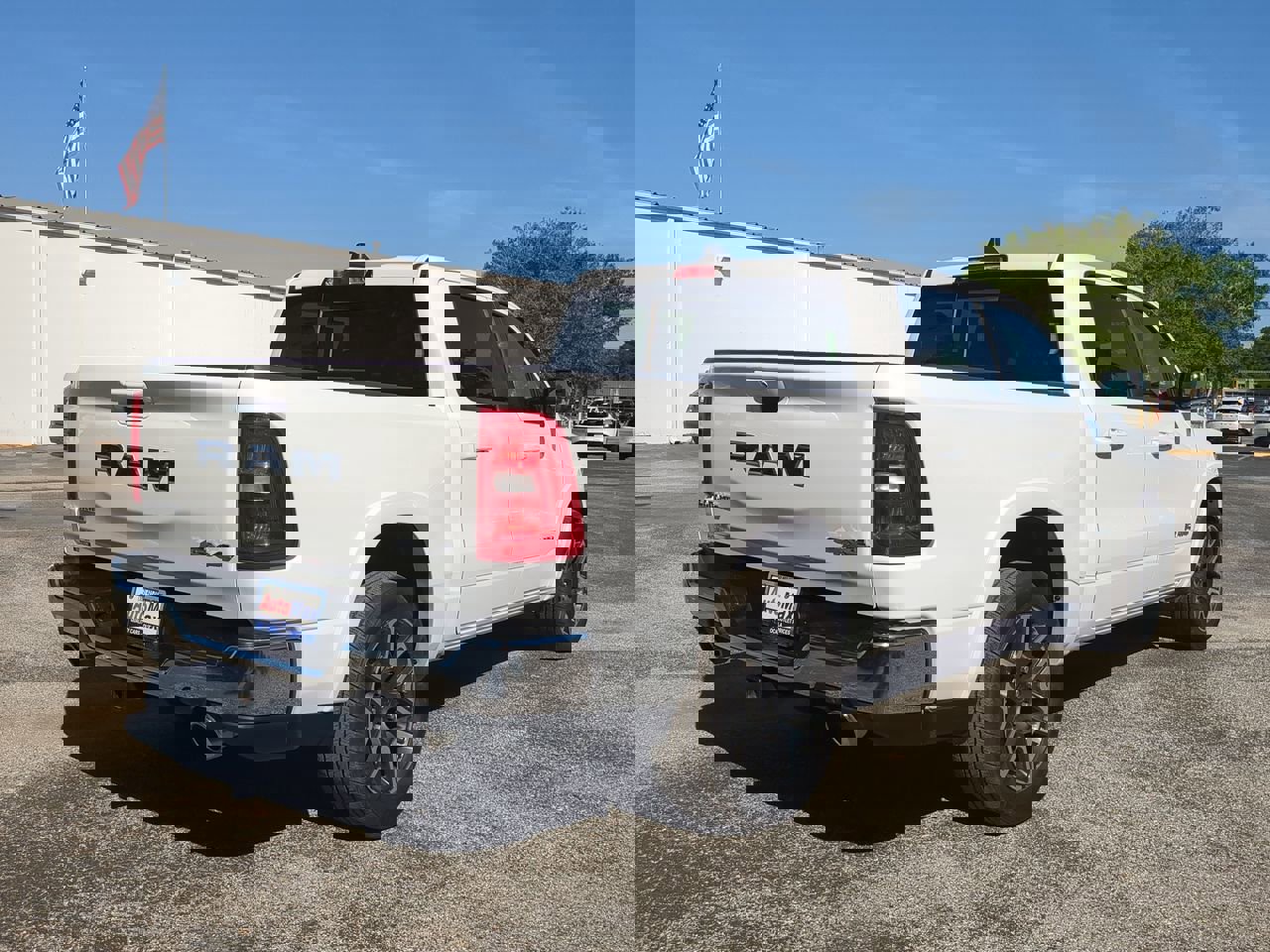 2025 Ram 1500 Laramie photo 4