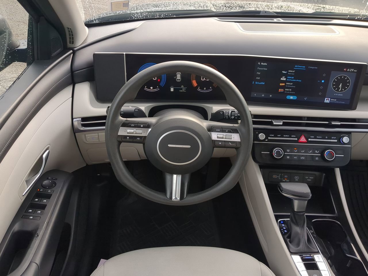 2025 Hyundai Tucson SE - Photo 15