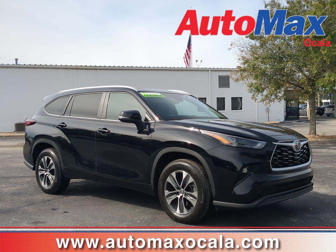 2024 Toyota Highlander XLE's photo