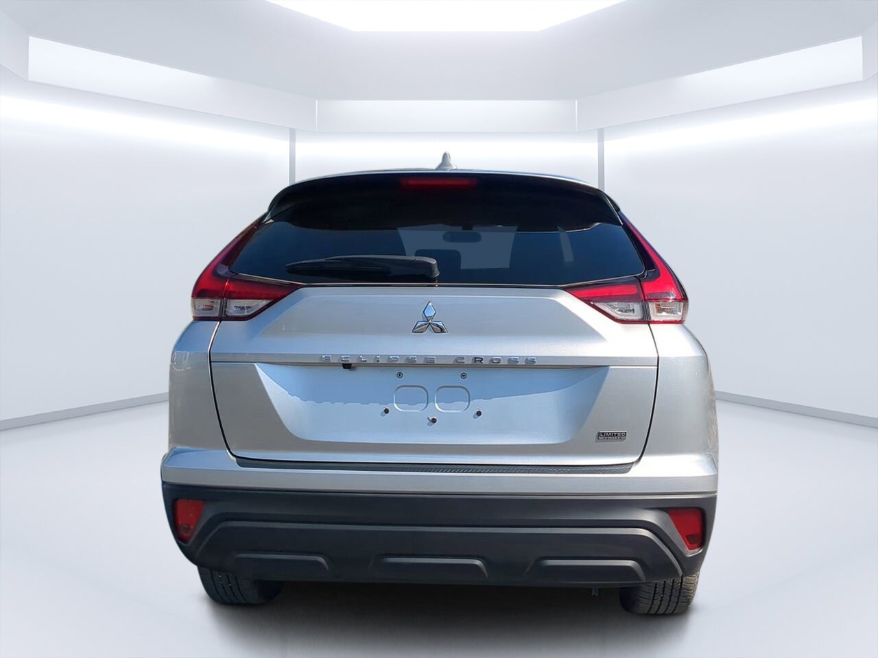 2025 Mitsubishi Eclipse Cross LE Ralliart photo 3