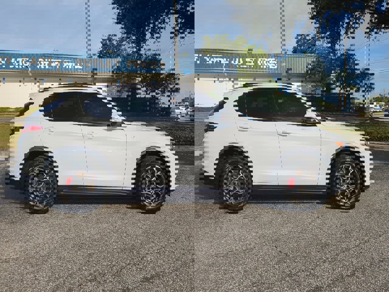 2022 Alfa Romeo Stelvio Ti photo 3