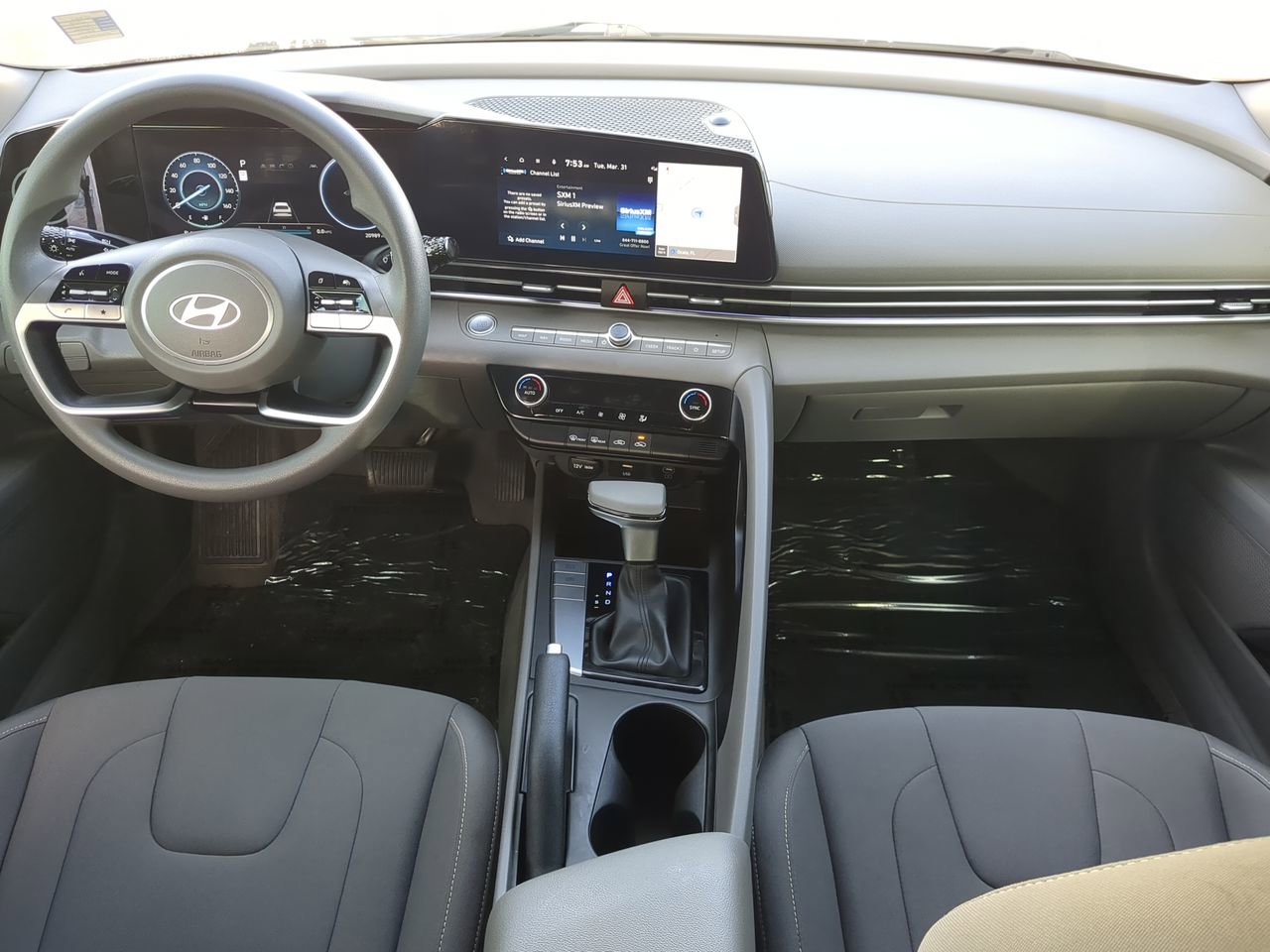 2024 Hyundai Elantra SEL - Photo 13