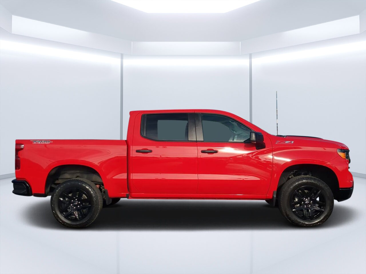 2024 Chevrolet Silverado 1500 Custom Trail Boss photo 2