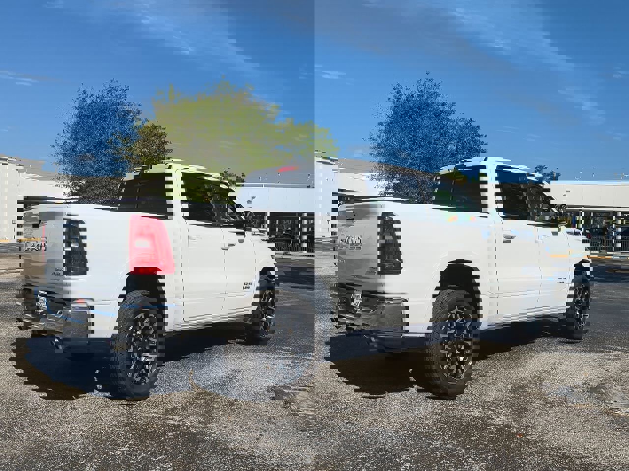2025 Ram 1500 Laramie photo 3