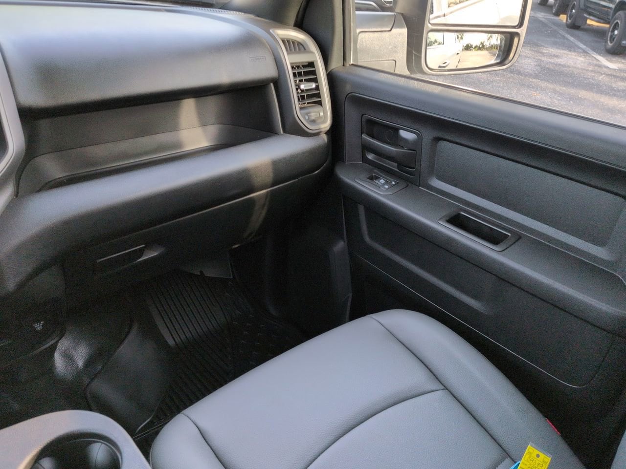 2025 RAM Ram 3500 Pickup Tradesman - Photo 16